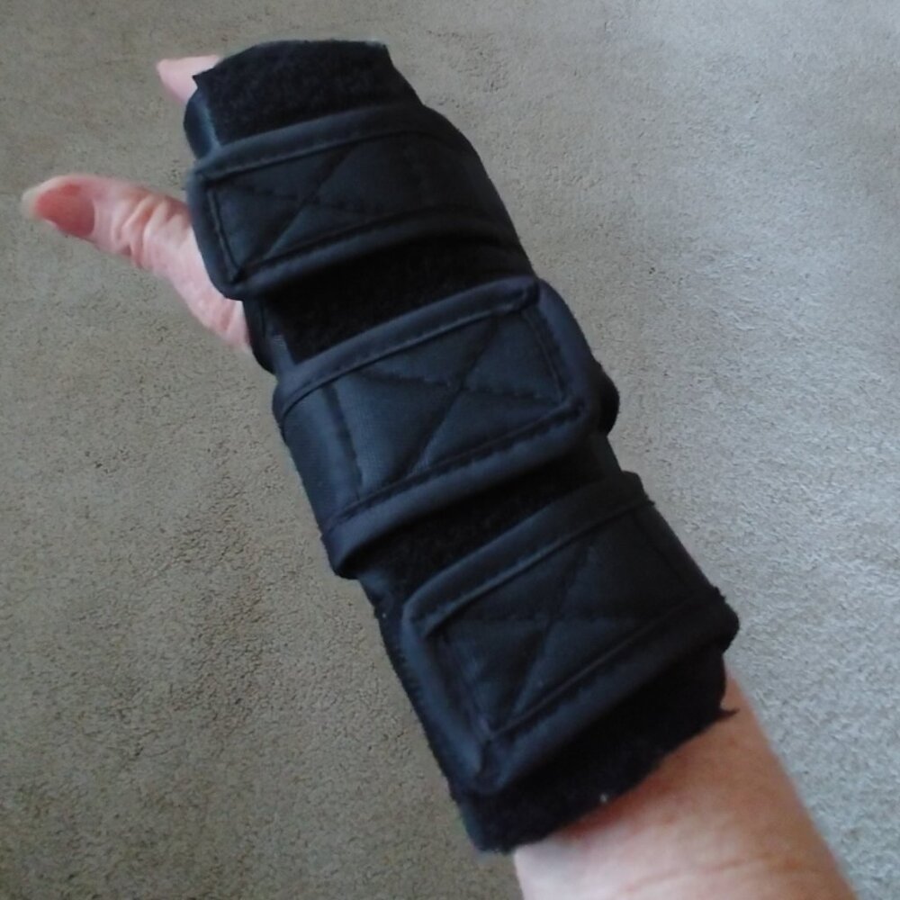 Bladerunner Wrist Guard set size L - Picture 4 of 4